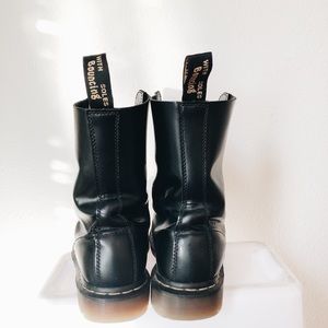 barely worn Doc Martin 1490 10-Eye Boot, size 8